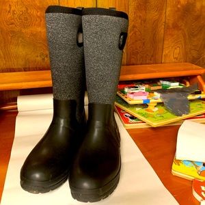 New Bogs Crandall Tall Boots size 9